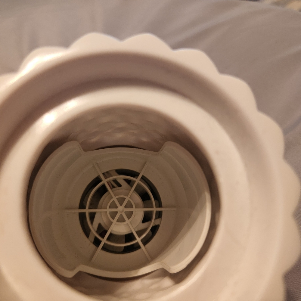 Scentsy wall plug - Picture 2 of 3